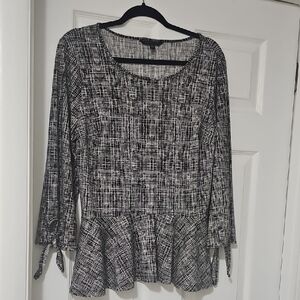 Banana Republic Monochrome Textured Blouse